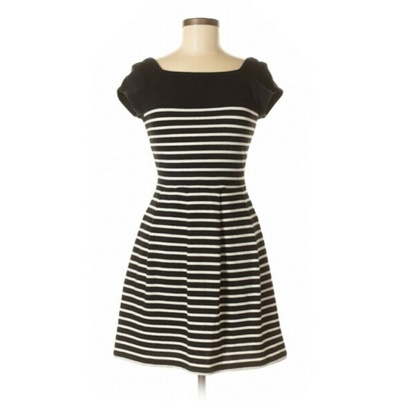 *2/$25*  French Connection Black Striped Open Back Dress Size 0 - Picture 2 of 5